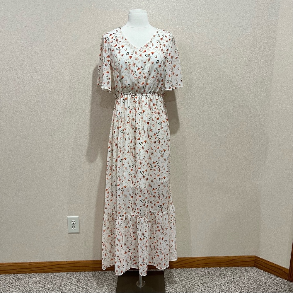 Cream Floral Tiered Maxi Dress Size Large - Picture 9 of 11